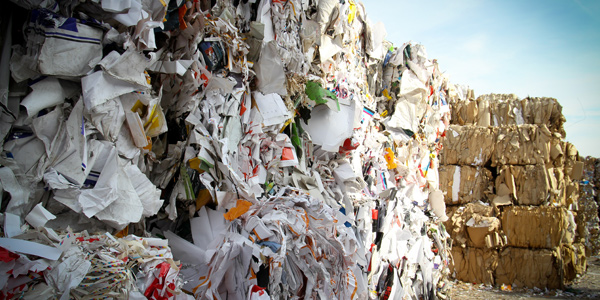Plastic pollution and waste © Bas Emmen Unsplash | www.wits.ac.za/curiosity/